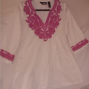 Women’s white tunic top